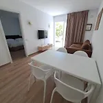 Apartamentos Alisios Con Terraza Y Piscina